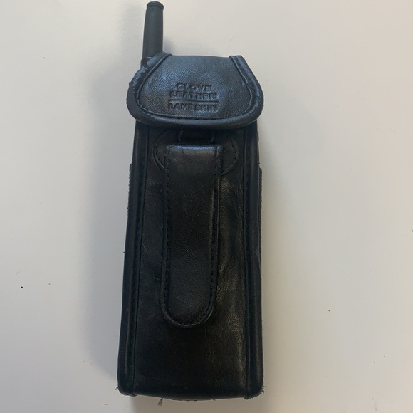 Old Sprint phone with case - Picture 2 of 5